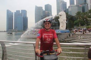 Geoff at the Merlion in Singapore